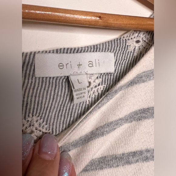 Anthropologie Eri and Ali cream and gray sweater size large. - Picture 3 of 8